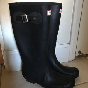 NOT AUTHENTIC Hunter rain boots